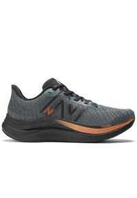 Buty New Balance FuelCell Propel v4 WFCPRGA4 - czarne. Kolor: czarny. Materiał: guma, syntetyk. Szerokość cholewki: normalna. Sport: fitness, bieganie #1