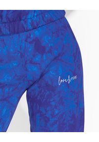 LOVE & ROSE - Fioletowe spodnie dresowe Kelly. Kolor: niebieski. Materiał: dresówka. Sport: turystyka piesza #3