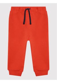 United Colors of Benetton - United Colors Of Benetton Spodnie dresowe 3J70GF010 Czerwony Regular Fit. Kolor: czerwony. Materiał: bawełna, dresówka #1