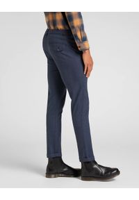 Lee - MĘSKIE SPODNIE LEE Slim Chino ESTATE BLUE L768QO17 #5