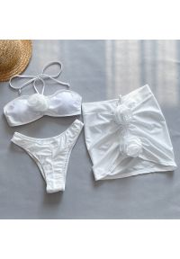 Intica - Strój kąpielowy z kwiatami 3D na plażę i basen Lydianne. Kolor: biały. Materiał: tkanina, materiał. Wzór: kwiaty #1