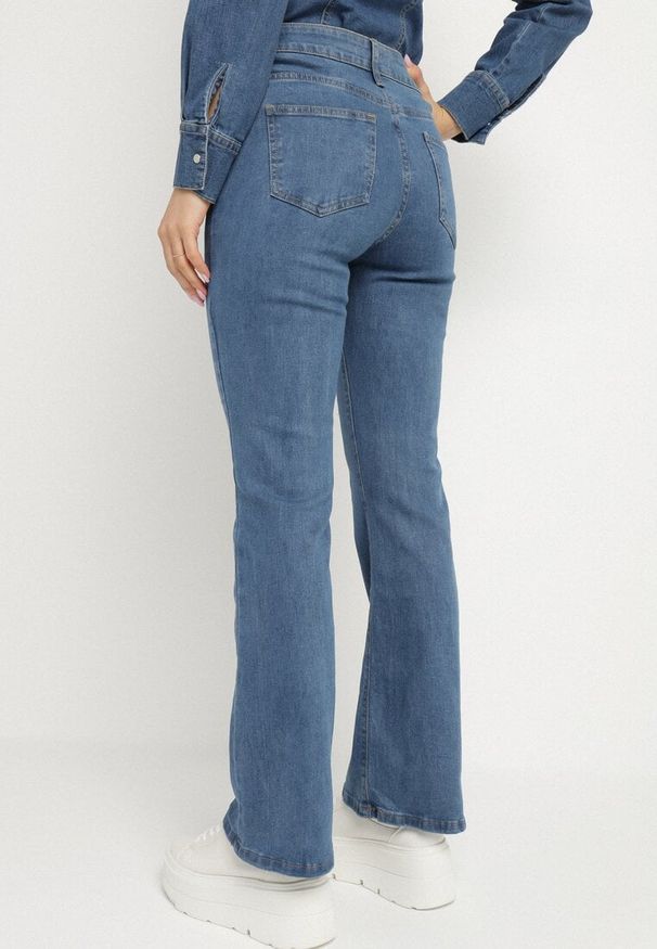 Born2be - Niebieskie Jeansy Dzwony z Bawełną Barilen. Okazja: na co dzień. Stan: podwyższony. Kolor: niebieski. Styl: casual, boho, vintage, klasyczny