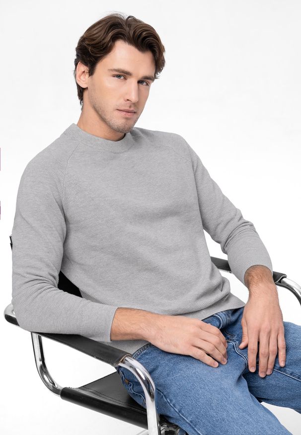 Volcano - Sweter ze strukturą S-FORD. Okazja: na co dzień. Materiał: bawełna, materiał, włókno, dzianina, jeans. Długość rękawa: raglanowy rękaw. Styl: sportowy, klasyczny, casual, elegancki