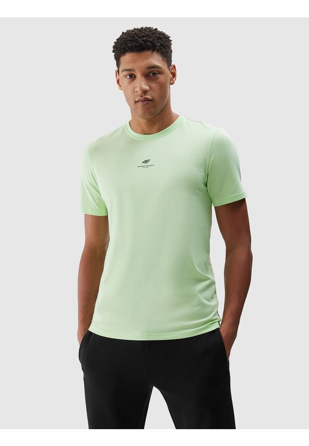 4f - T-shirt regular gładki męski - jasna zieleń. Okazja: na co dzień. Kolor: zielony. Materiał: skóra, jersey, bawełna, dzianina, włókno. Długość rękawa: krótki rękaw. Długość: krótkie. Wzór: gładki. Styl: sportowy, casual
