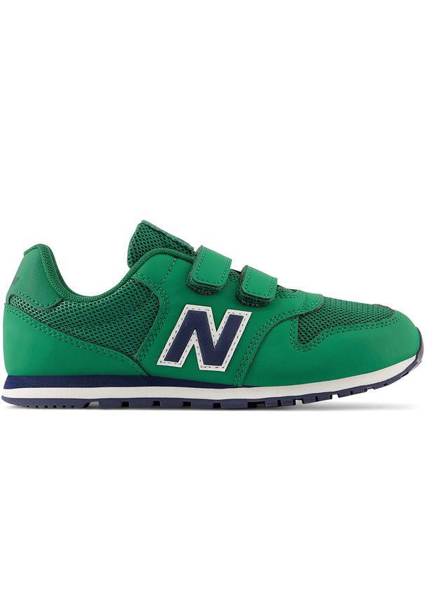 Buty dziecięce New Balance PV500CP1 – zielone. Okazja: na uczelnię. Zapięcie: rzepy. Kolor: zielony. Materiał: skóra, syntetyk, materiał. Szerokość cholewki: normalna. Sport: turystyka piesza