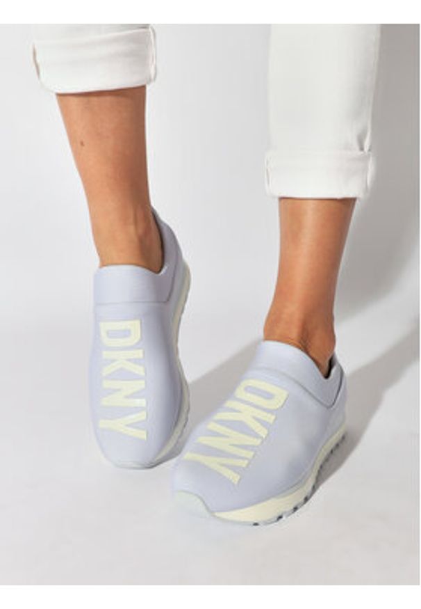 DKNY Sneakersy K1385461 Fioletowy. Kolor: fioletowy. Materiał: materiał