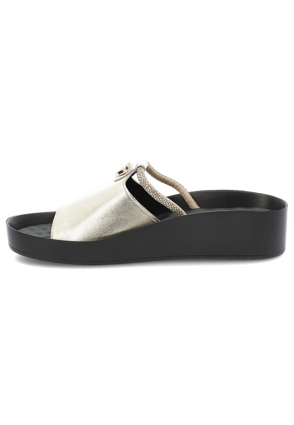 Złote Klapki S.Barski Modne Obuwie Damskie. Okazja: na spacer. Kolor: złoty. Wzór: aplikacja. Sezon: lato. Obcas: na koturnie. Styl: elegancki, wakacyjny, klasyczny