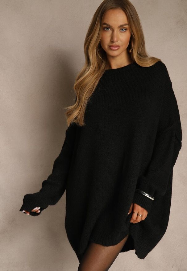 Renee - Czarny Sweter Oversize z Wełną i Wiskozą Fedolina. Okazja: na co dzień. Kolor: czarny. Materiał: wełna, wiskoza. Styl: casual