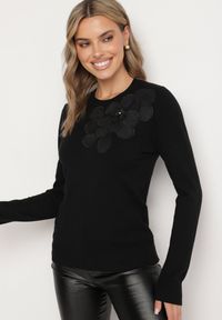 Born2be - Czarny Sweter z Wiskozą Modalem i Aplikacjami 3D Esalttia. Okazja: na co dzień. Kolor: czarny. Materiał: wiskoza. Wzór: aplikacja. Sezon: zima, jesień. Styl: elegancki, casual #6