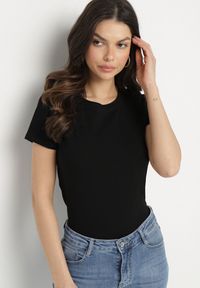 Born2be - Czarny Klasyczny T-shirt z Bawełny Olinisea. Okazja: na co dzień. Kolor: czarny. Materiał: bawełna. Styl: klasyczny #3