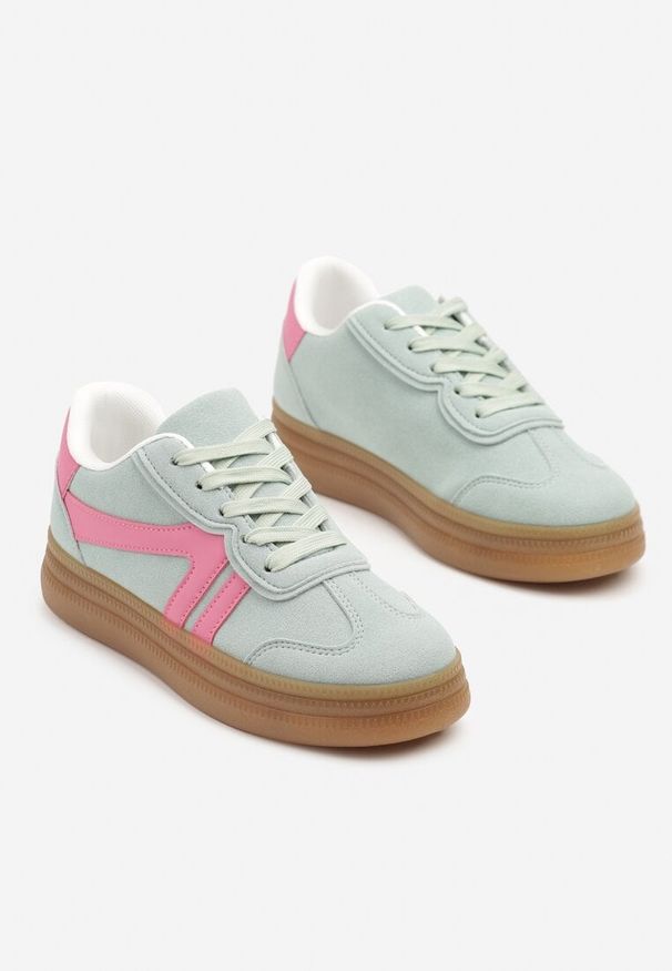 Born2be - Jasnozielone Sneakersy w Stylu Kultowych Tenisówek z Ozdobnymi Przeszyciami Alanithra. Okazja: na co dzień. Zapięcie: sznurówki. Kolor: zielony. Materiał: jeans