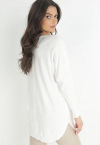 Born2be - Biały Długi Sweter z Kieszeniami Mauvi. Kolor: biały. Materiał: dzianina. Długość rękawa: długi rękaw. Długość: długie. Wzór: prążki #4