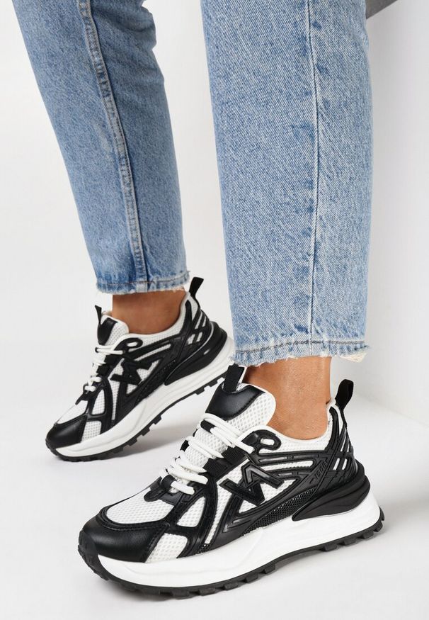 Born2be - Czarne Sneakersy na Grubej Podeszwie z Siateczką Aslova. Kolor: czarny