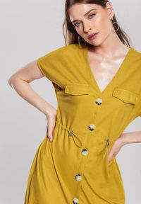 Renee - Żółta Sukienka Obstructor. Kolor: żółty. Długość rękawa: krótki rękaw. Wzór: aplikacja. Sezon: wiosna, lato. Długość: midi #4