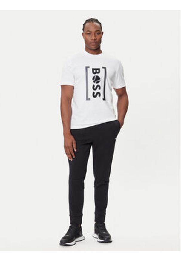 BOSS Spodnie dresowe Zone 50543070 Czarny Regular Fit. Kolor: czarny. Materiał: bawełna, syntetyk