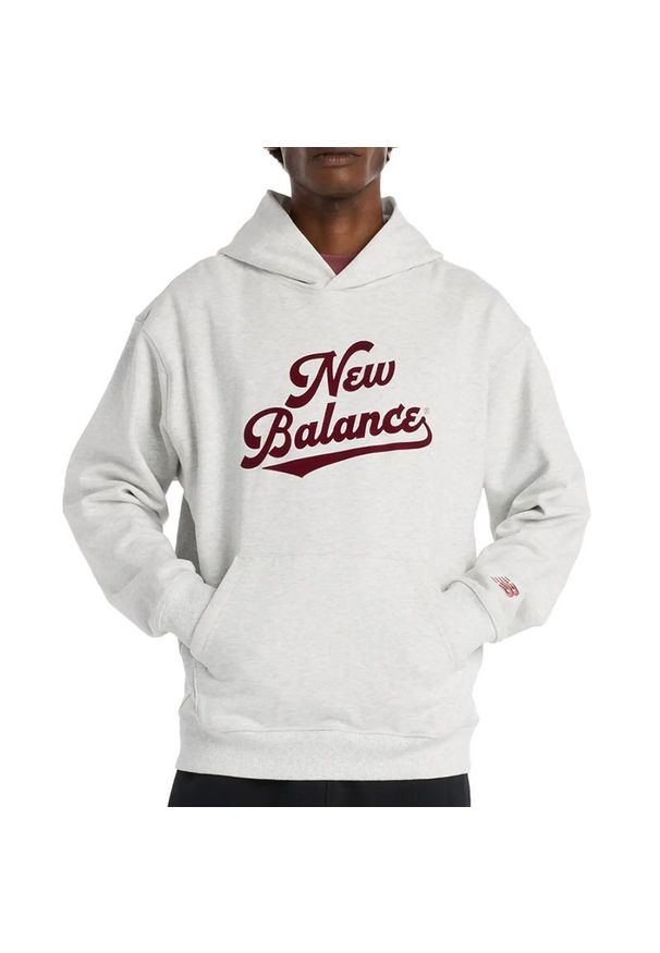 Bluza męska New Balance MT53902AHH - szara. Kolor: szary. Materiał: dresówka, bawełna. Wzór: aplikacja. Styl: klasyczny