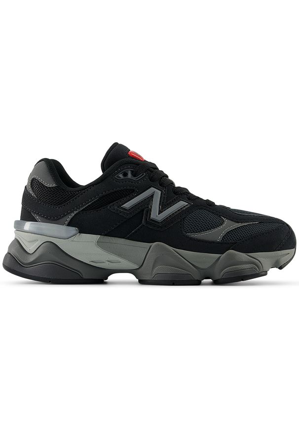 Buty dziecięce New Balance GC9060BK – czarne. Okazja: na uczelnię, na co dzień. Kolor: czarny. Materiał: guma, syntetyk, materiał. Szerokość cholewki: normalna. Sport: turystyka piesza