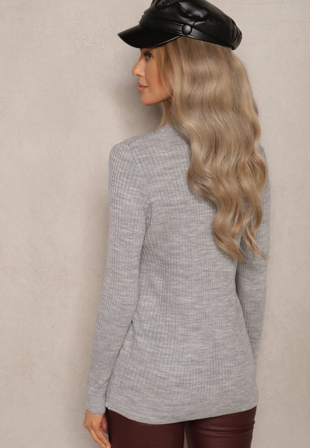 Renee - Szary Casualowy Sweter z Prążkowanego Materiału Zintra. Okazja: na co dzień. Kolor: szary. Materiał: materiał, prążkowany. Długość rękawa: długi rękaw. Długość: długie. Styl: casual