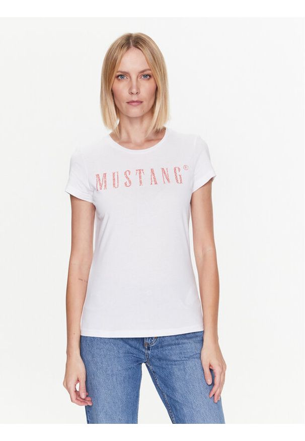 Mustang T-Shirt Alexia C Print 1013620 Biały Regular Fit. Kolor: biały. Materiał: bawełna. Wzór: nadruk