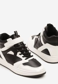 Renee - Czarno-Białe Sneakersy z Wysoką Cholewką Ylattia. Okazja: na co dzień. Wysokość cholewki: przed kolano. Zapięcie: rzepy. Kolor: czarny. Szerokość cholewki: normalna. Wzór: aplikacja #5