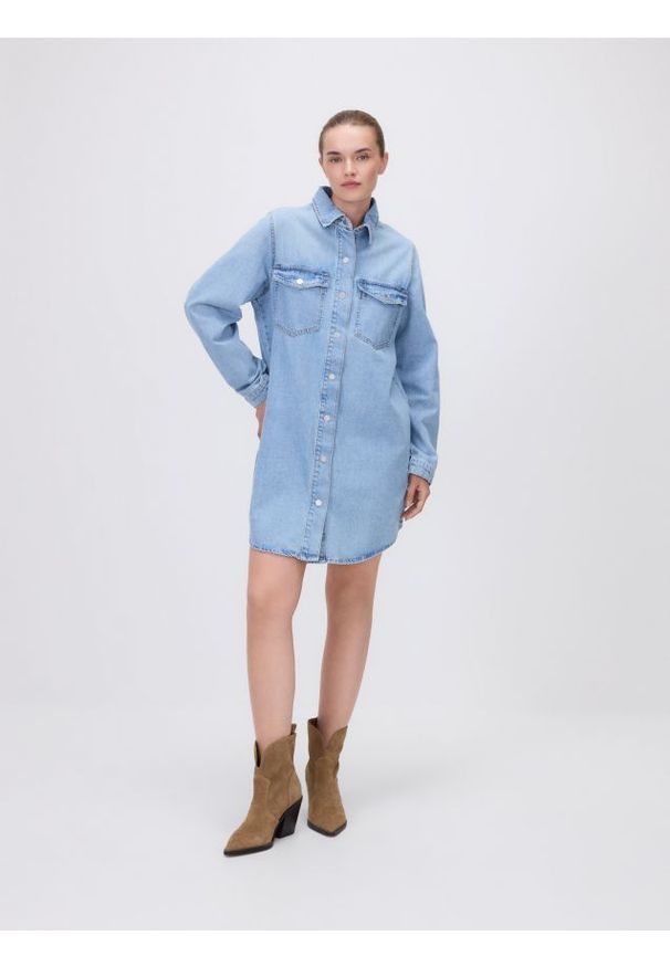 Reserved - Jeansowa sukienka mini - niebieski. Kolor: niebieski. Materiał: jeans. Długość: mini