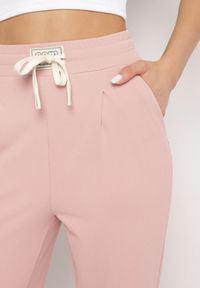 Born2be - Różowe Spodnie o Prostym Kroju z Wysokim Stanem i Gumką w Talii Fadira. Okazja: na co dzień. Stan: podwyższony. Kolor: różowy. Styl: casual #7