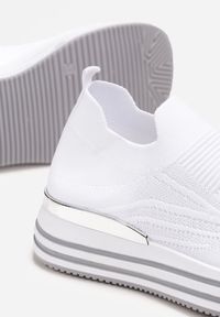 Born2be - Białe Sneakersy Penecia. Zapięcie: bez zapięcia. Kolor: biały. Materiał: materiał. Szerokość cholewki: normalna. Obcas: na platformie #4