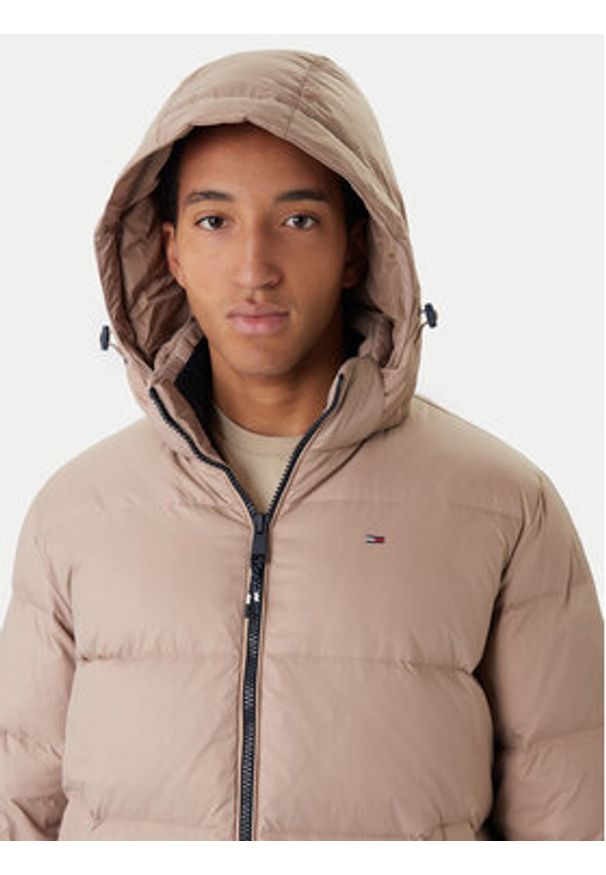 Tommy Jeans Kurtka puchowa Essential DM0DM19786 Beżowy Regular Fit. Kolor: beżowy. Materiał: syntetyk