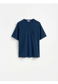 Reserved - T-shirt boxy z kieszonką - granatowy. Kolor: niebieski. Materiał: bawełna, dzianina