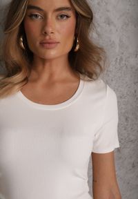 Renee - Biały T-shirt w Prążki z Marszczeniami po Bokach Nedala. Okazja: na co dzień. Kolor: biały. Wzór: prążki. Styl: casual, elegancki #5