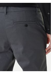 Calvin Klein Chinosy LV04LD613G Szary Slim Fit. Kolor: szary. Materiał: bawełna #3