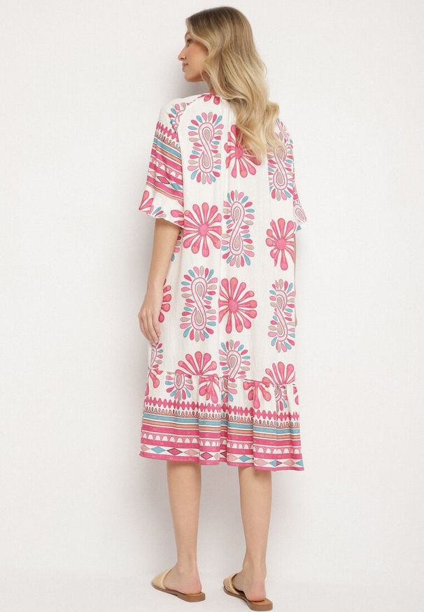 Born2be - Różowa Wiskozowa Sukienka Pudełkowa z Abstrakcyjnym Wzorem Reviona. Okazja: na co dzień, na spotkanie biznesowe. Kolor: różowy. Materiał: wiskoza. Styl: casual, biznesowy, elegancki