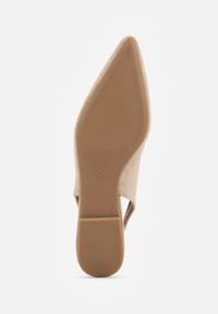 Born2be - Jasnobeżowe Balerinki w Stylu Slingback Adriame. Nosek buta: otwarty. Kolor: beżowy. Materiał: zamsz, skóra. Sezon: lato. Obcas: na obcasie. Styl: klasyczny. Wysokość obcasa: niski #2