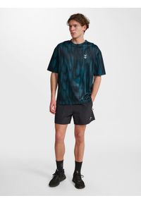 Koszulka Hummel Hiit AOP Loose. Kolor: niebieski, wielokolorowy, zielony. Sport: fitness, piłka nożna #2