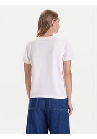 Guess T-Shirt V5BI16 K8FQ4 Biały Regular Fit. Kolor: biały. Materiał: bawełna