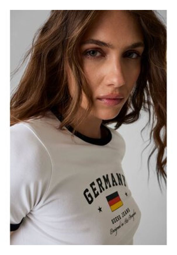 Guess Jeans T-Shirt 183096 Biały Classic Fit. Kolor: biały