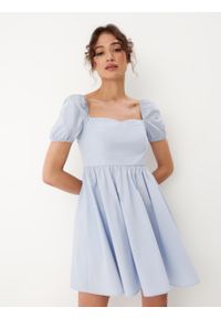 Mohito - Błękitna sukienka mini - Niebieski. Kolor: niebieski. Długość: mini #2