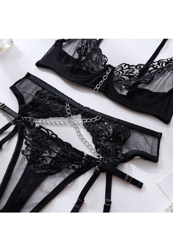 Intica - Koronkowy zestaw bielizny z finezyjnymi detalami Borjanka. Kolor: czerwony. Materiał: koronka. Wzór: aplikacja