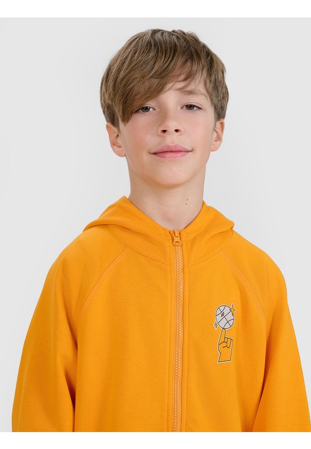 4f - 4F Bluza dresowa rozpinana z kapturem chłopięca - pomarańczowa 146 (10-11 lat). Okazja: na co dzień. Typ kołnierza: kaptur. Kolor: pomarańczowy. Materiał: dresówka. Długość rękawa: raglanowy rękaw. Wzór: gładki, ze splotem. Sezon: lato. Styl: casual, sportowy