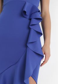 Born2be - Granatowa Kopertowa Sukienka Midi z Asymetrycznym Dołem z Falbanką Sarane. Kolor: niebieski. Typ sukienki: asymetryczne, kopertowe. Długość: midi #2