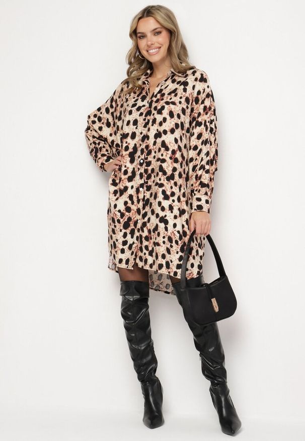 Born2be - Beżowa Wiskozowa Sukienka Koszulowa z Lnem w Panterkę w Stylu Nietoperza Emarille. Okazja: na co dzień. Kolor: beżowy. Materiał: wiskoza, len. Wzór: motyw zwierzęcy. Typ sukienki: koszulowe. Styl: casual, klasyczny