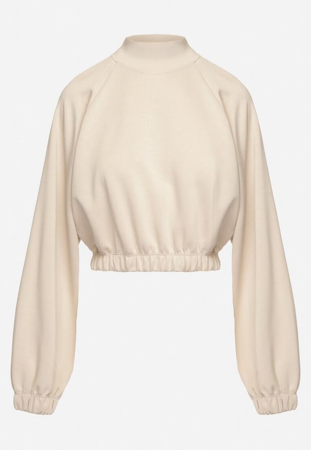 Born2be - Beżowa Bluza o Krótkim Fasonie ze Stójką Benatha. Typ kołnierza: kołnierzyk stójkowy. Kolor: beżowy. Długość rękawa: długi rękaw. Długość: krótkie