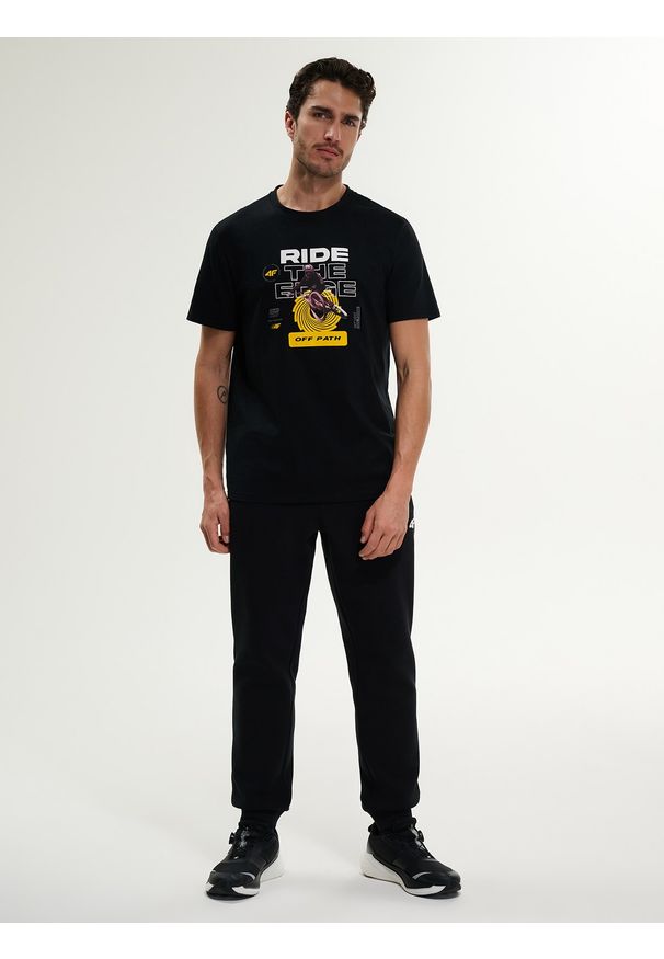 4f - 4F T-shirt relaxed z nadrukiem męski - czarny M. Okazja: na co dzień. Kolor: czarny. Materiał: materiał, bawełna, dzianina. Wzór: nadruk. Styl: casual