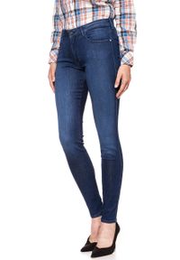 Wrangler - WRANGLER SKINNY SOFT BREEZE W28KRT21S. Wzór: aplikacja