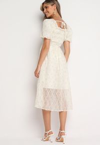 Born2be - Beżowo-Niebieska Rozkloszowana Sukienka z Bufiastymi Rękawami i Marszczoną Górą Vikinania. Okazja: na imprezę, na co dzień. Kolor: beżowy. Materiał: skóra. Styl: casual #3