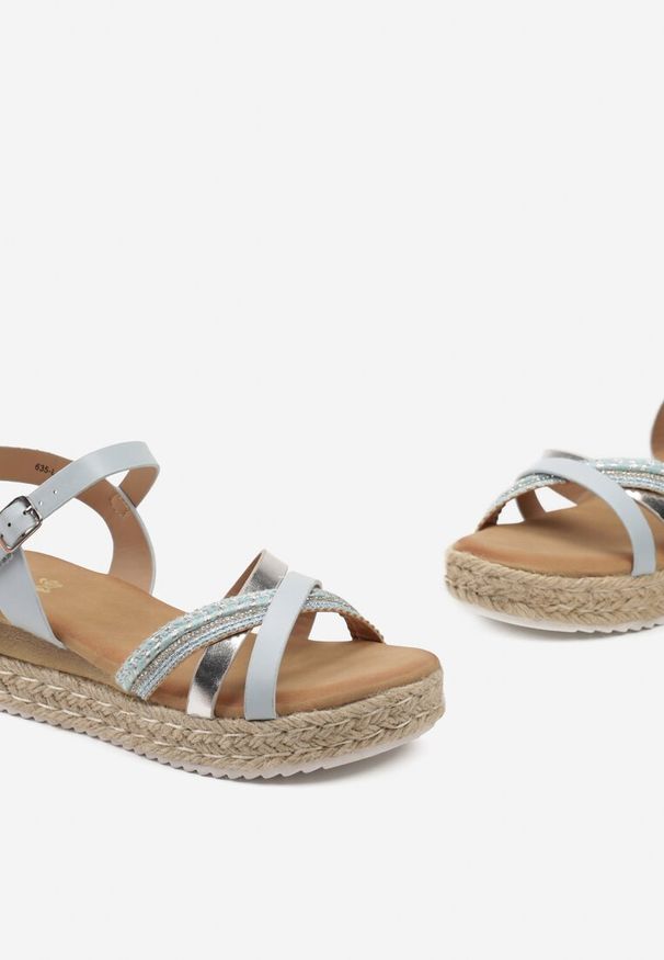 Born2be - Niebieskie Sandały na Plecionej Podeszwie z Ozdobnymi Paskami i Sprzączką Renilla. Zapięcie: pasek. Kolor: niebieski