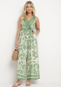 Born2be - Zielony Kopertowy Kombinezon z Wiskozą Wykończony Gumką w Talii z Materiałowym Paskiem Inatia. Okazja: na co dzień. Kolor: zielony. Materiał: materiał, wiskoza. Długość: długie. Styl: casual, elegancki #7