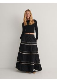 Reserved - Spódnica z kontrastowymi lamówkami - czarny. Kolor: czarny. Materiał: tkanina, bawełna. Wzór: gładki