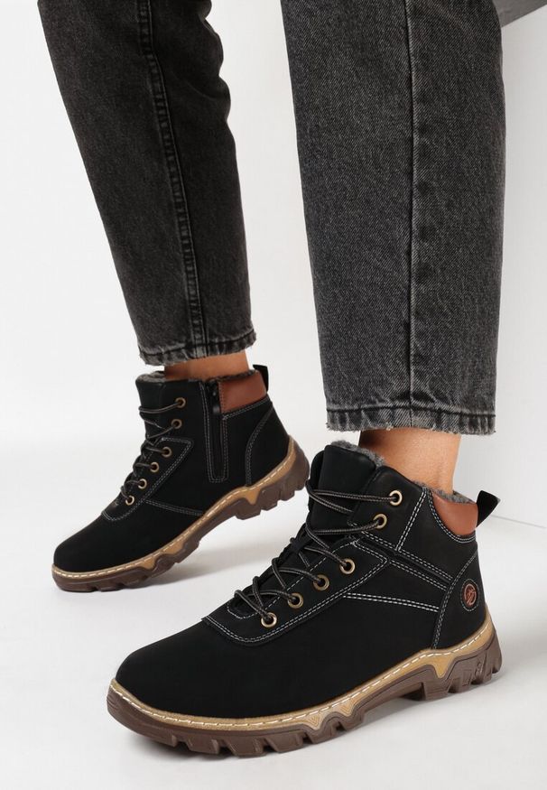 Born2be - Czarno-Brązowe Traperki Sportowe Mocno Ocieplone Vimee. Okazja: na co dzień, na spacer. Kolor: czarny. Sezon: zima. Styl: sportowy