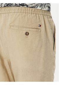 TOMMY HILFIGER - Tommy Hilfiger Spodnie materiałowe Harlem MW0MW38801 Beżowy Slim Fit. Kolor: beżowy. Materiał: len #4